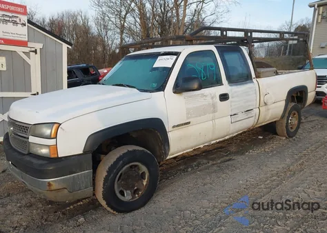 2005 Chevrolet Silverado 2500Hd Work Truck z USA, uszkodzony, nr VIN 1GCHC29U55E256222